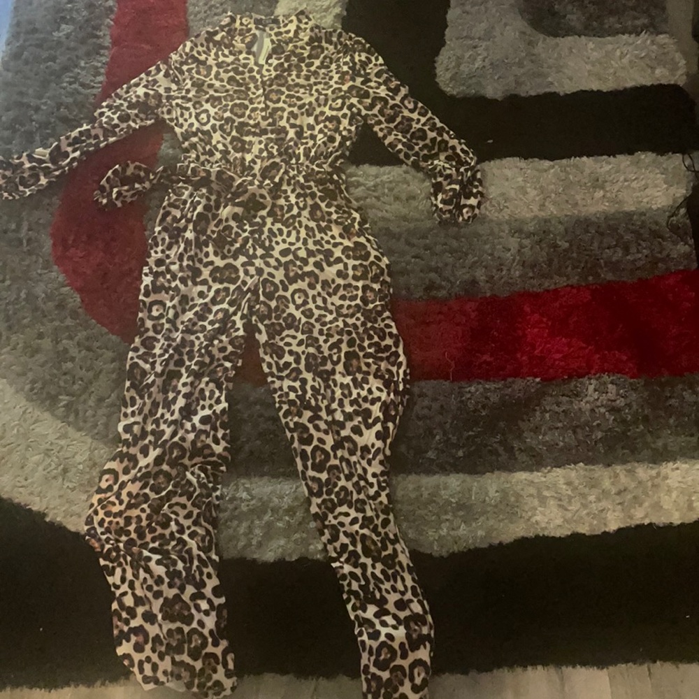 Leopard print long sleeve jumpsuit